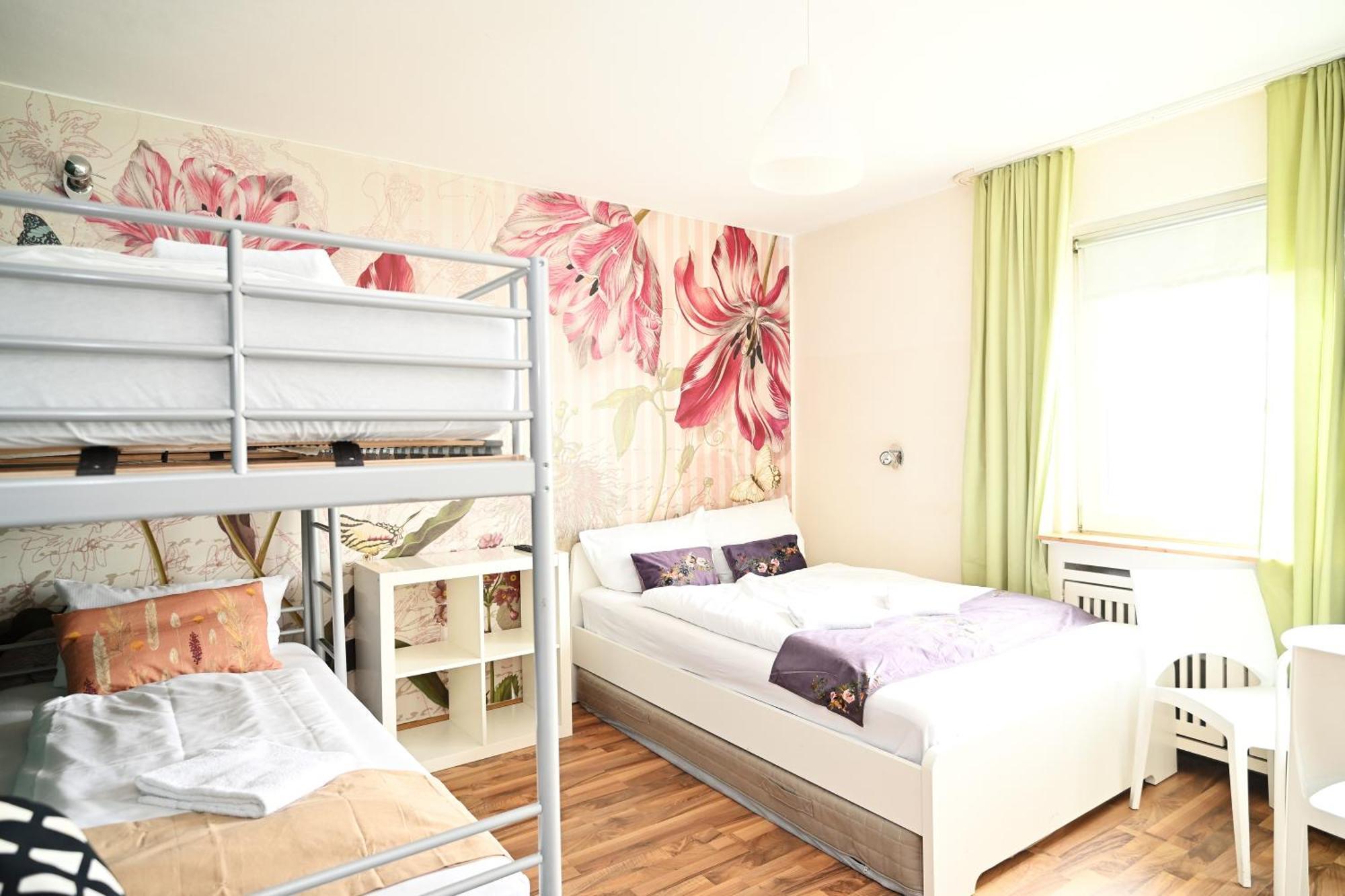 Economy Vierbettzimmer mit Gemeinschaftsbad